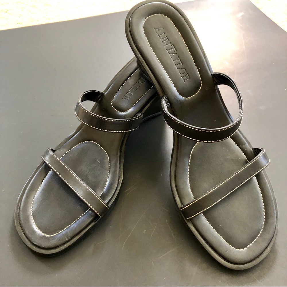 Ann Taylor Sandal Wedge Size 7-1/2